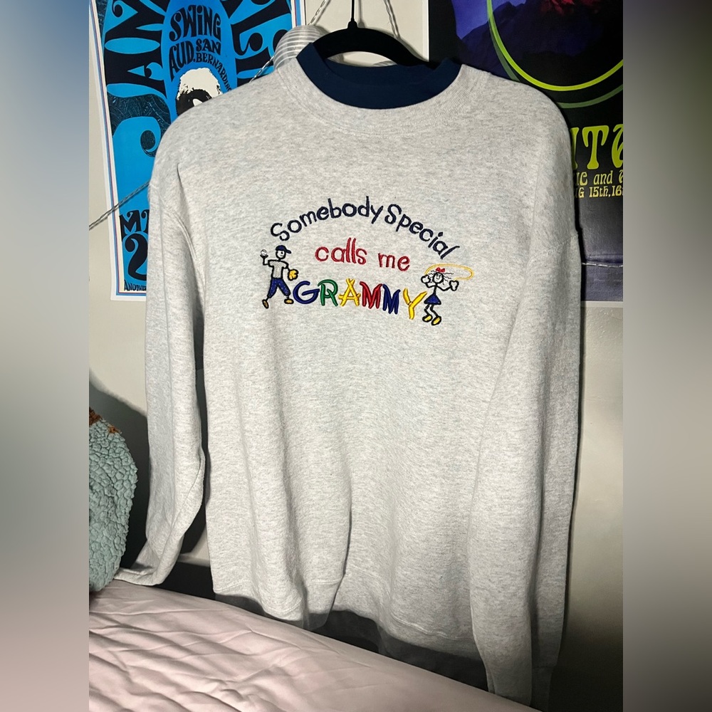 Stitched "Sombody special calls me Grammy" Crewneck sweatshirt- Size L